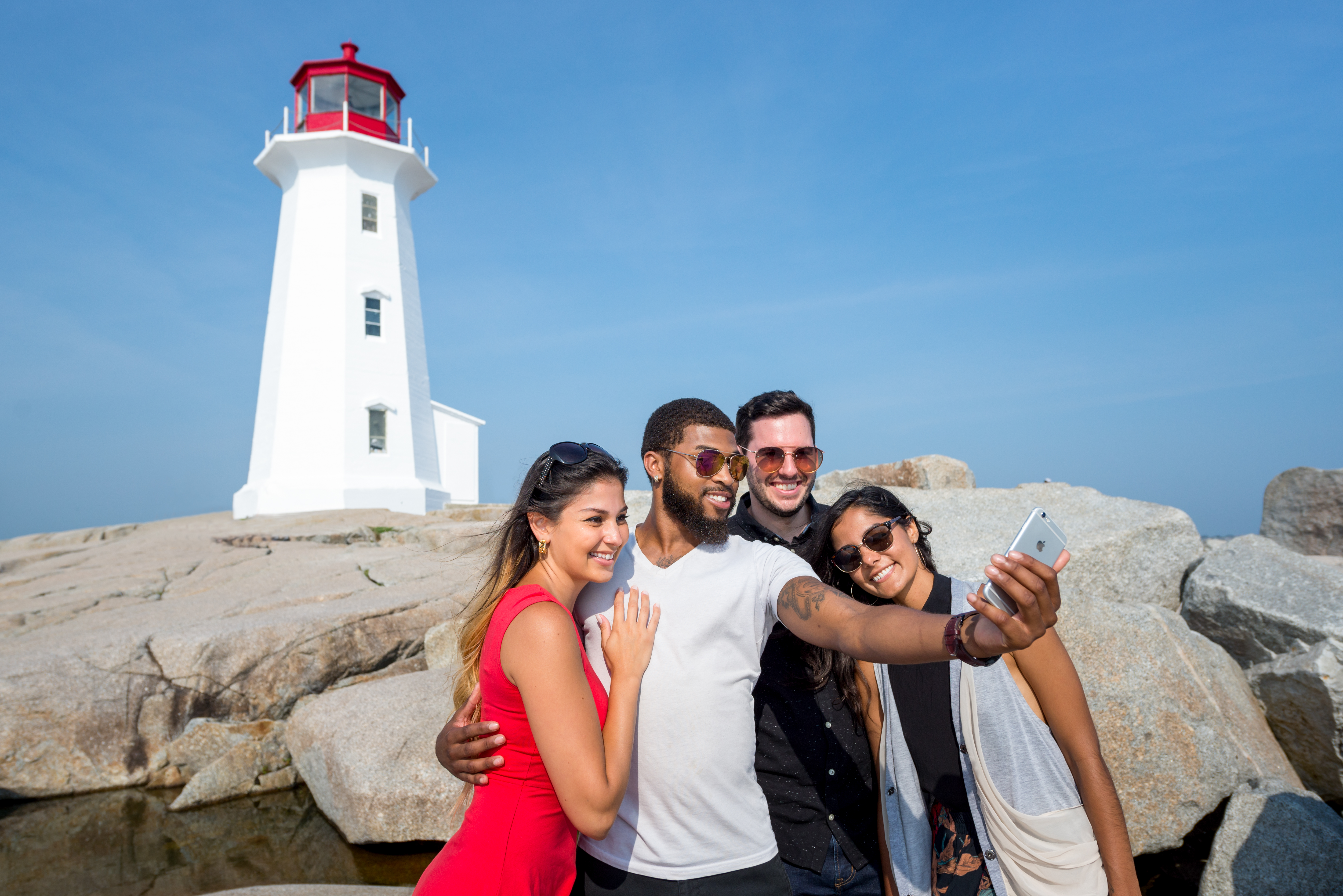 Iconic Lighthouses and Majestic Seascapes (Sightseeing Peggy’s Cove)