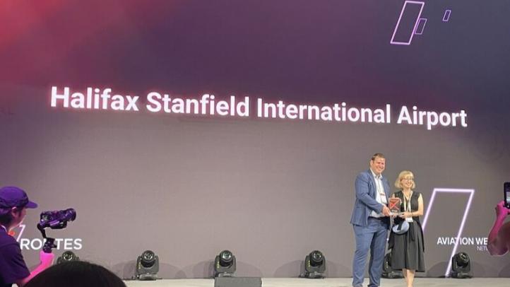 Halifax Stanfield International Airport receives an award in Hong Kong. 